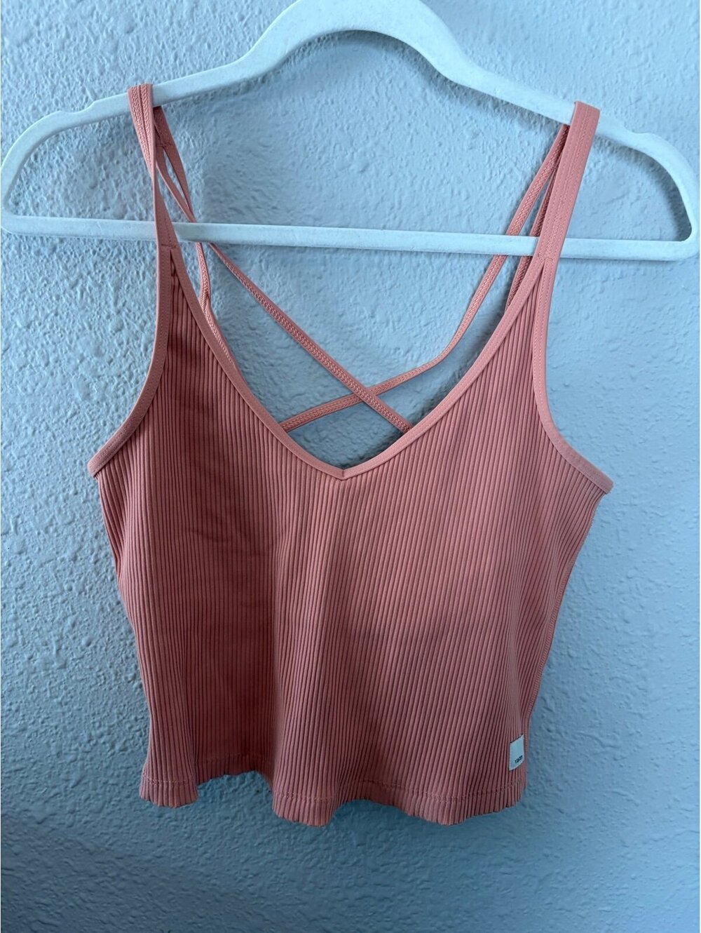 Vuori Rib Crop Tank Light Cinnamon (Pink) size M. EUC. No removable pads. $64 re